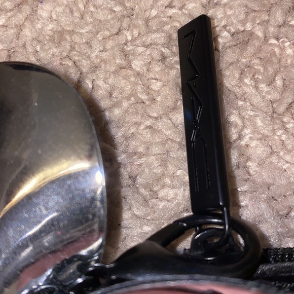 👛 M.A.C. : Sequined, Cosmetic Bag Lot. (OS) - Picture 4 of 5